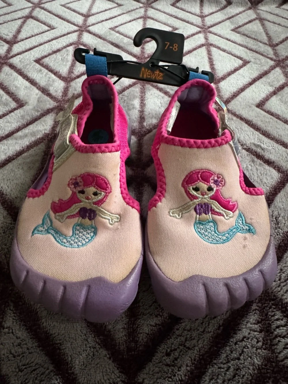 Newtz Mermaid Water Shoes Velcro Pink/Purple Holographic Size 7/8 Toddler Girls